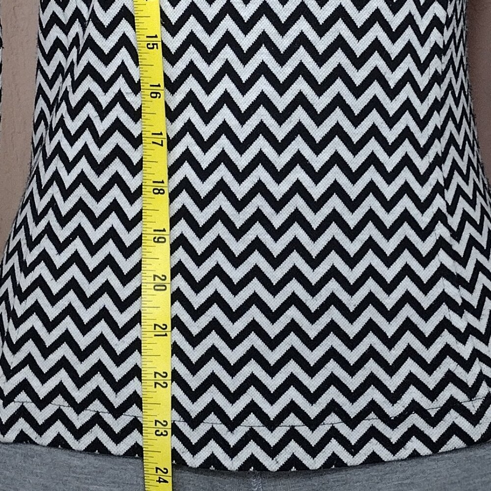 Black & White Long Sleeve Quarter Zip Mock Neck - Picture 13 of 16